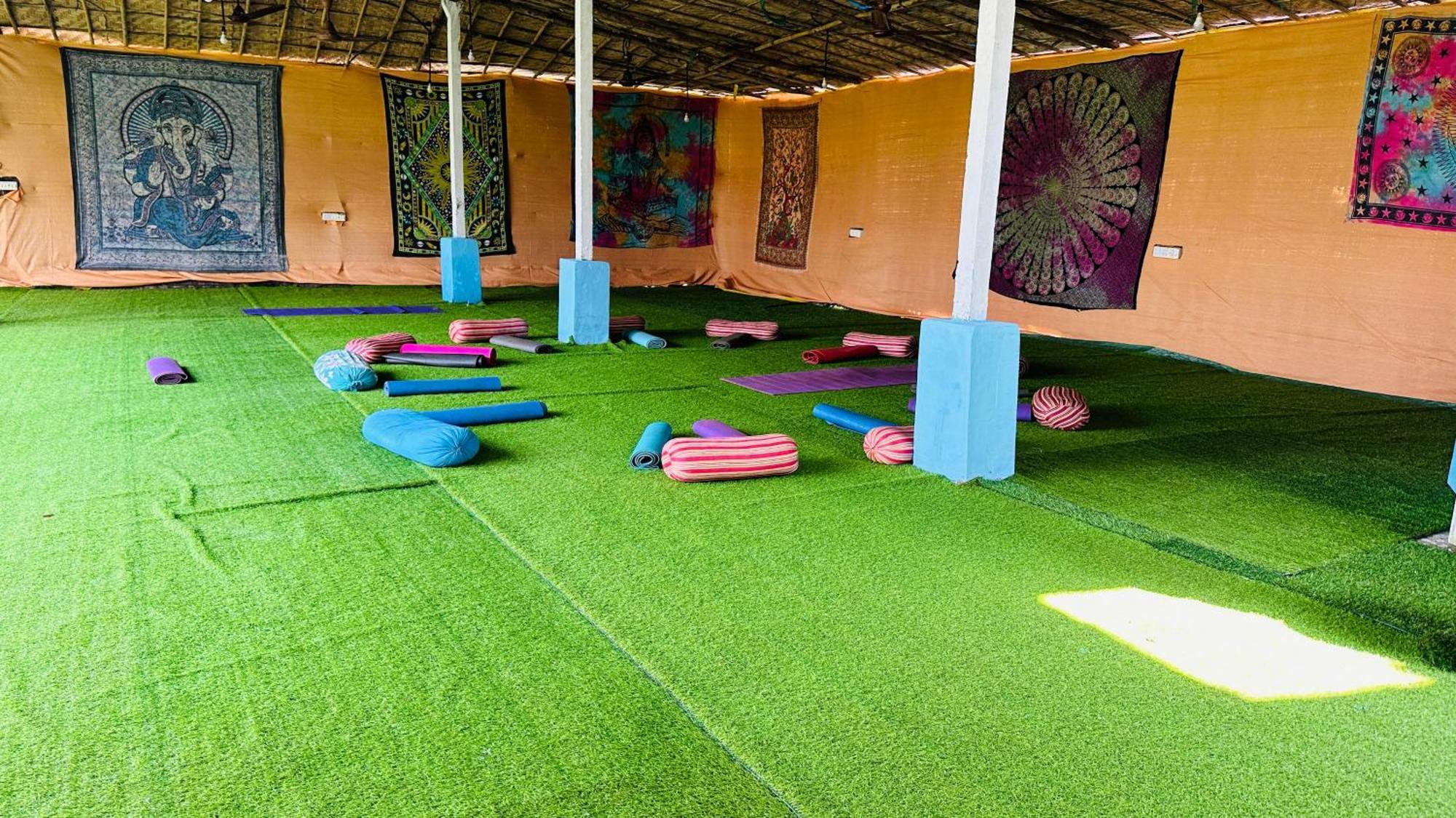 Omkar Wellness Inn Arambol Exterior foto